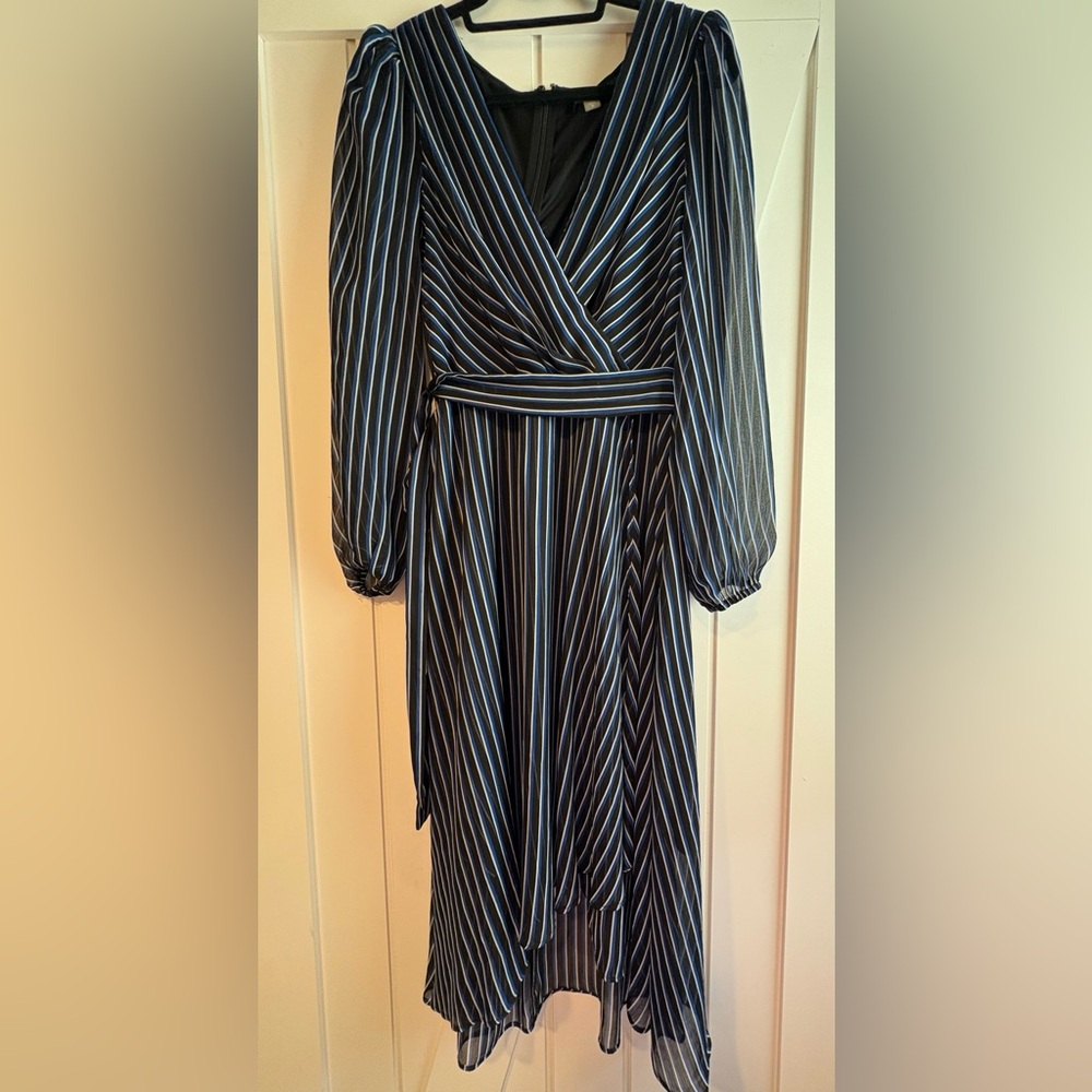 Excellent condition. Tommy Hilfiger Chiffon Midi Dress in Black/Marina Blue